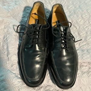 Size 8 Bostonian men’s lace up dress shoe